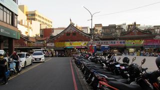 飲食店街と一体化、これぞ現世利益？