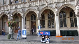 グランプラスの市庁舎の一階にあります。