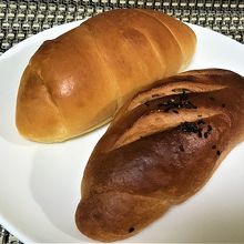 塩パンとおいもぱん。