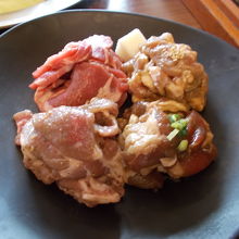 4種のジンギスカン食べ放題ランチのはじめのお肉です。