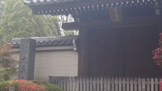 駅に近いわりには静か