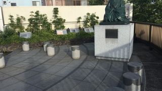 隅田川と小名木川を高台から望めます。