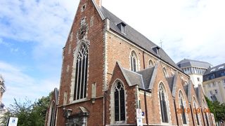 中央駅の近くにある小さな教会