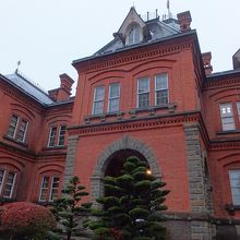 見上げたところ