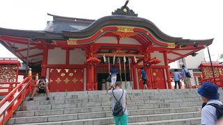 周囲の喧騒がうそのように静かでした。