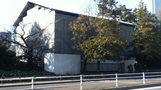 増上寺の北側にある