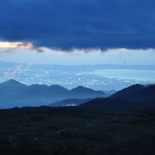 富山市内の夜景（能登半島が見えてます）