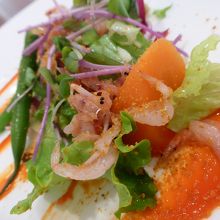 桜海老のマリネと鎌倉野菜のサラダ