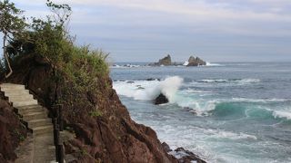 真鶴岬の海岸沿いの遊歩道