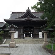 立派な造りの神社