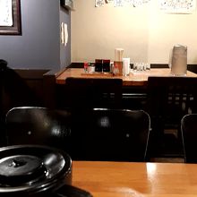 店内は普通の居酒屋