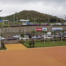 国際線ターミナルビルから見えた空港前の風景。