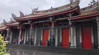 「占い横丁」のすぐ近くのお寺。