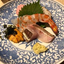 刺身の盛り合わせがまた美味