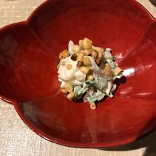 梨と菊菜の白和えが繊細で美味