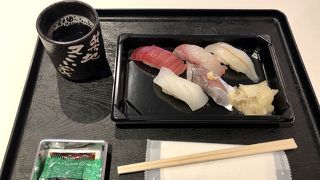 羽田空港で朝寿司(´∀｀*)