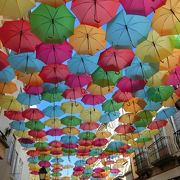 カラフルな傘の祭り