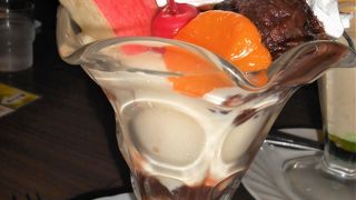 名古屋駅近くの地下街エスカで、小倉パフェの喫茶リッチへ