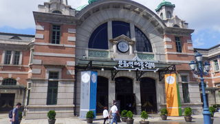 待合室や貴賓室などとても重厚感がありました