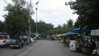 屋台が並んでいました