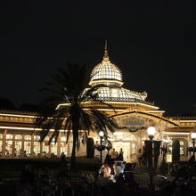 クリスタルパレス・レストラン外観