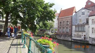 気狂いフリートの大砲を見た後に橋を渡ると、橋の上からクラーンレイが見えます。