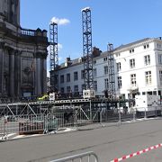 大聖堂の前の広場は工事中でした。