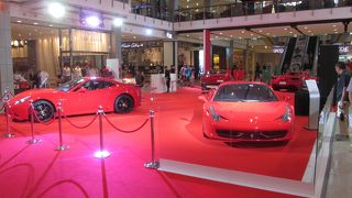 驚きのショッピングセンター