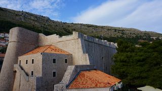 プロチェ門の近く