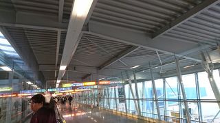 中国国際航空でワルシャワへ