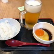 同じ経営の「つまんでご卵」の卵かけご飯をおいしくいただきました。