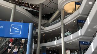 各国の曲解したユニークなイメージが楽しめます