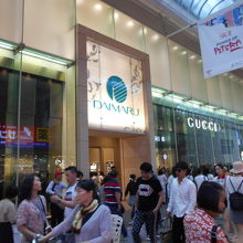 大丸心斎橋筋入口