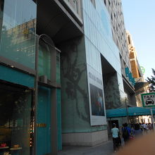 大丸心斎橋店御堂筋入口