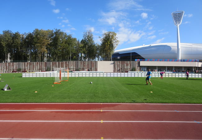 トラックで練習@Dinamo Stadium (warm up stadium)