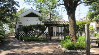 徳富蘇峰の住居が保存されています