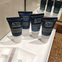 中国製の石けん類。歯ブラシはない。