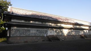 ちょっと奥まったところにあります