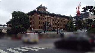 積み木細工のような塔