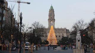 市庁舎とサンベント駅との間