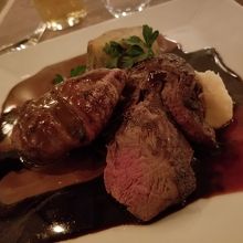 ライチョウの胸肉とトナカイ肉