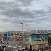 飛田給駅から味の素スタジアムまで徒歩5分です。