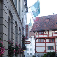 本館（左側の建物）