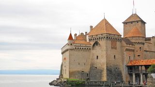 レマン湖畔をお散歩しながら