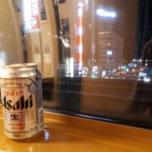 東京駅で買ったビールとともに夜行列車の旅に出ます！