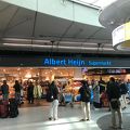 買い物はチェックイン前にAlbert Heijin（スーパーマーケット）がいいと思います