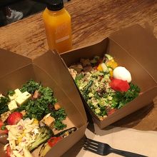 ランチボックス，＄10.99/1bでちょっと高め。