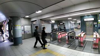 特に南口には、大規模なショッピングモール、整然とした街並みと洗練された商店街