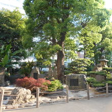 難波別院境内庭