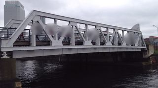 大正時代の貨物線の鉄道橋